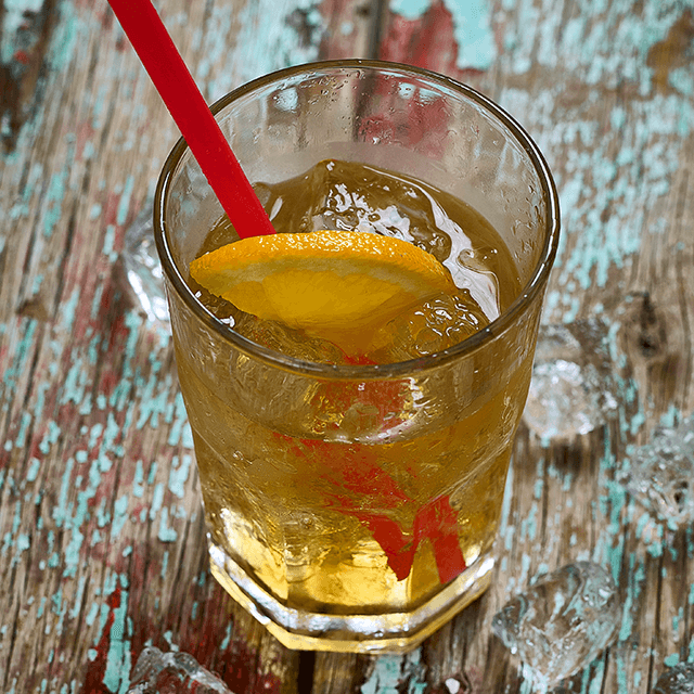 Rum mit Tee